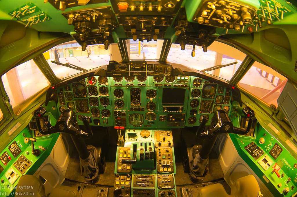 Реставрационные работы тренажера Ту-154М